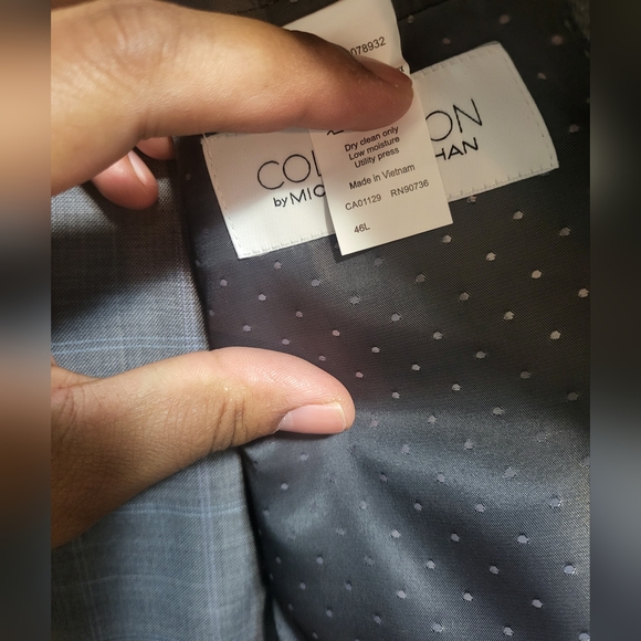 Suit - Picture 5 of 5